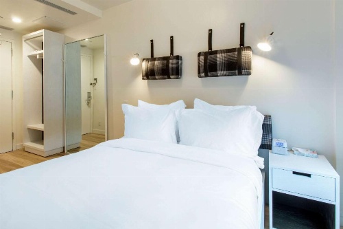 Gowanus Inn & Yard image 10