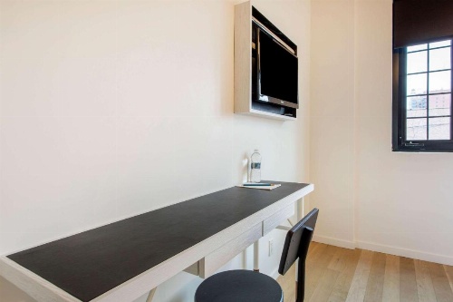 Gowanus Inn & Yard image 22